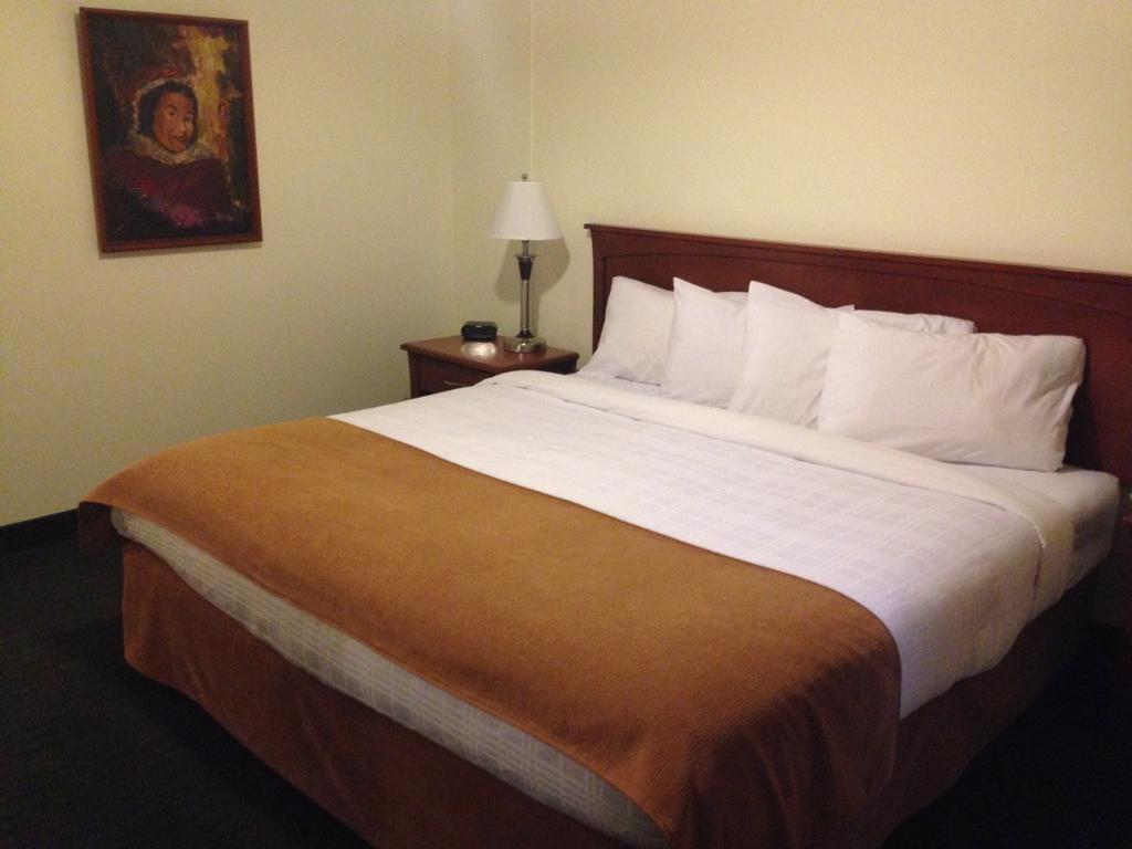 Ptarmigan Inn Hay River Habitación foto